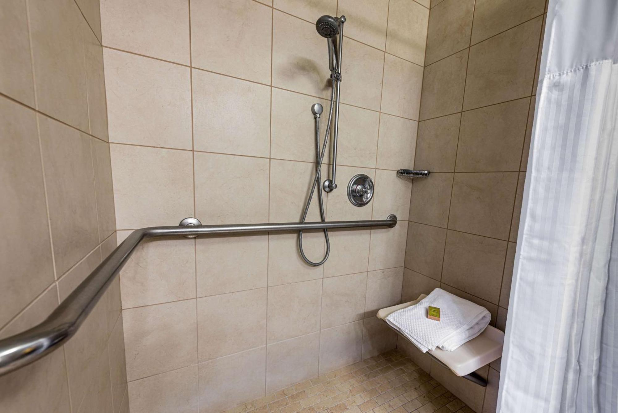 King Room with River View - Disability Access