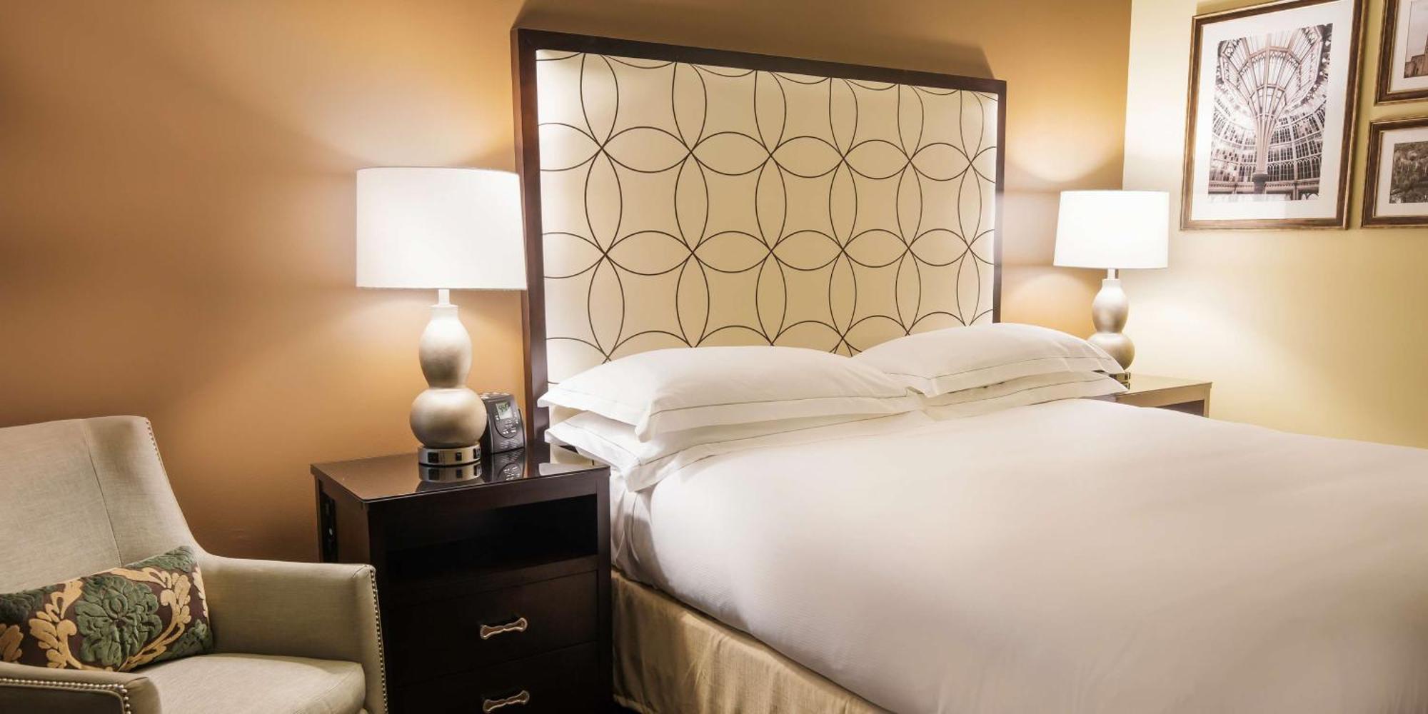 King Room with City View - Hearing Accessible